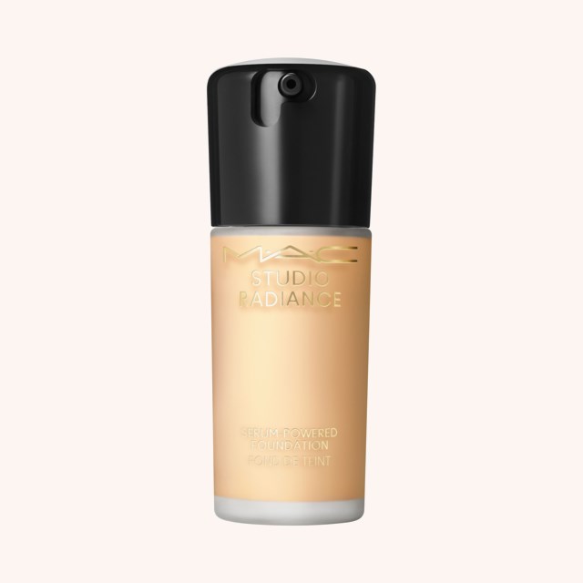 Studio Radiance Serum Powered Foundation NC 20